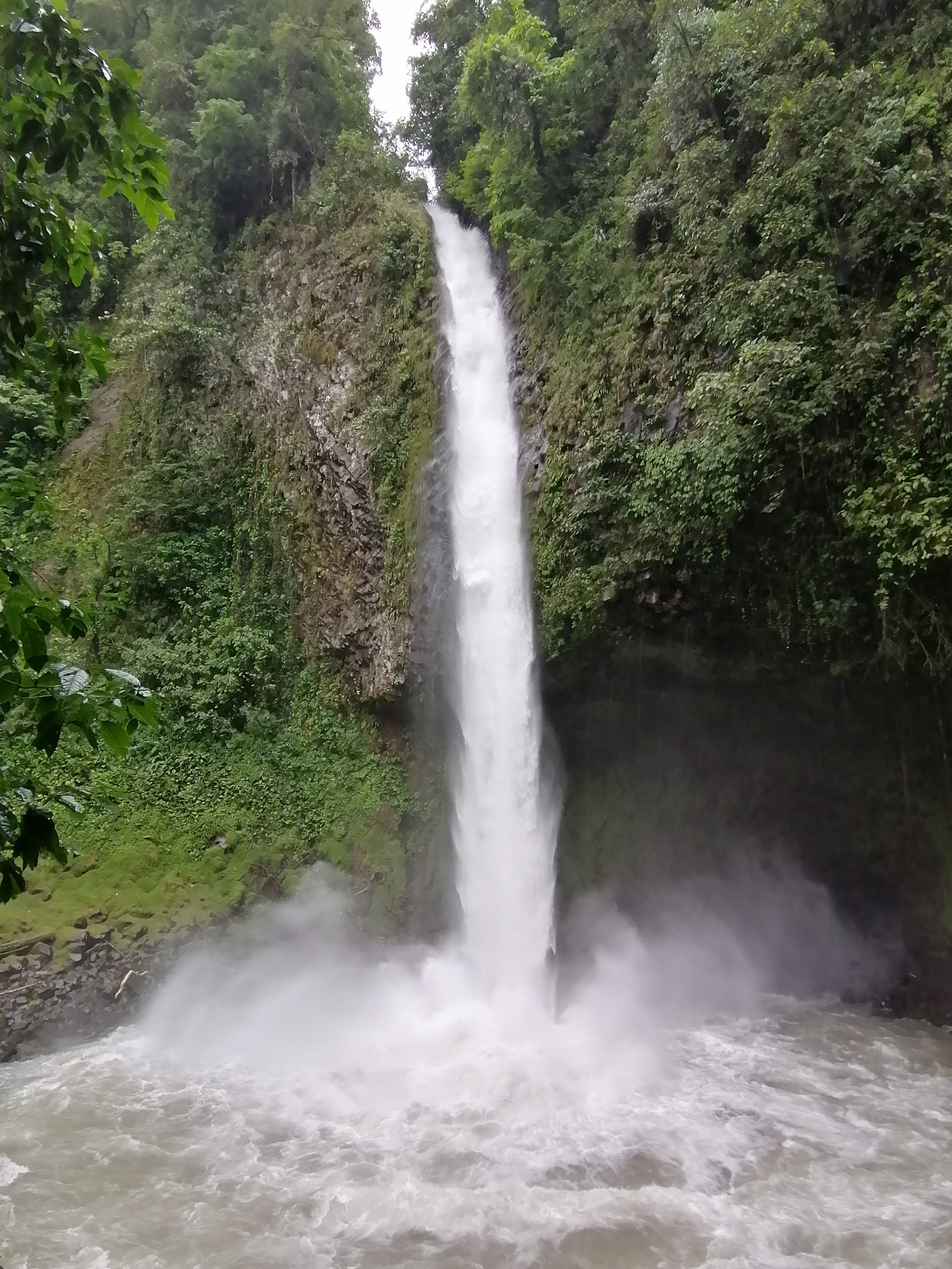 la fortuna waterfall