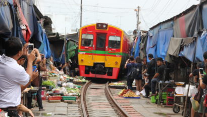 train, maeklong train market